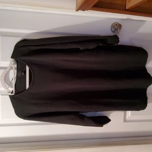 3/4 sleeve sweater with zippers on the bottom sides